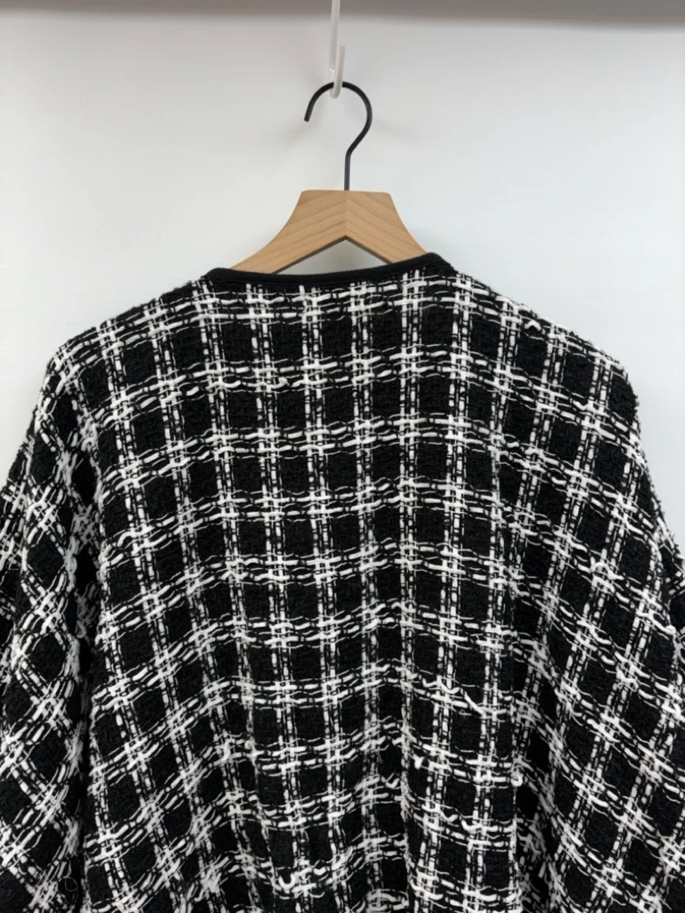 Karl Lagerfled Tweed Plaid Oversized Button-Up Poncho Knit Sweater Black OS - Picture 6 of 7